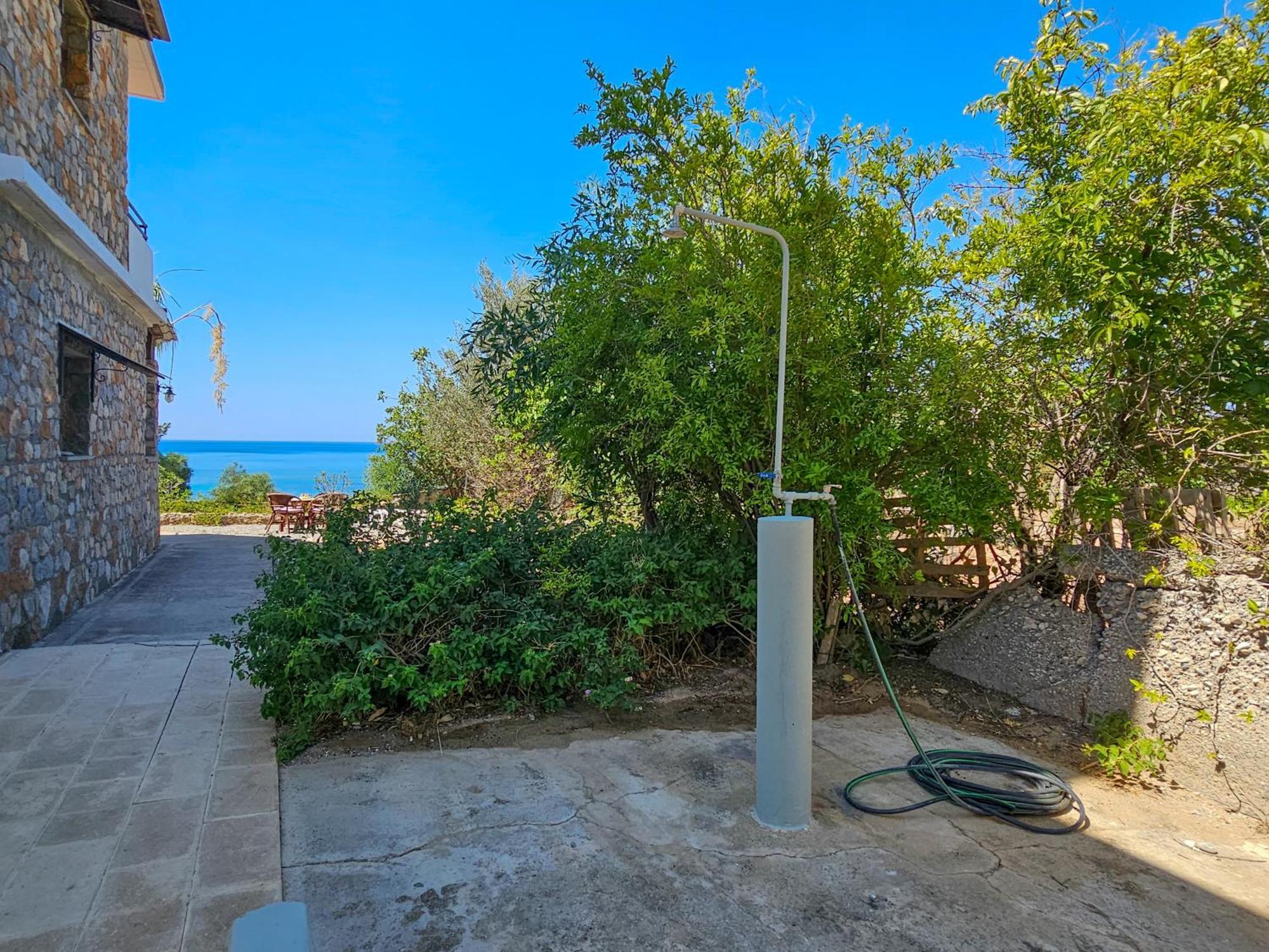 George Seaside Serviced & Pefki (Rhodes)